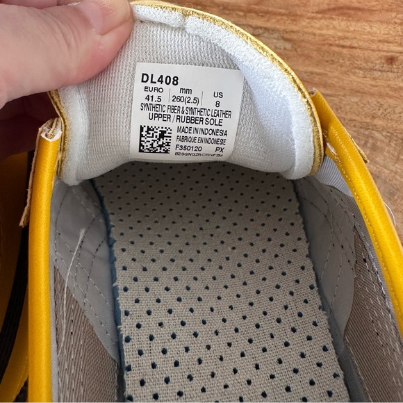 Onitsuka Tiger by Asics Yellow and Black Sneakers Mexico 66 size EU 41.5 - Picture 8 of 9